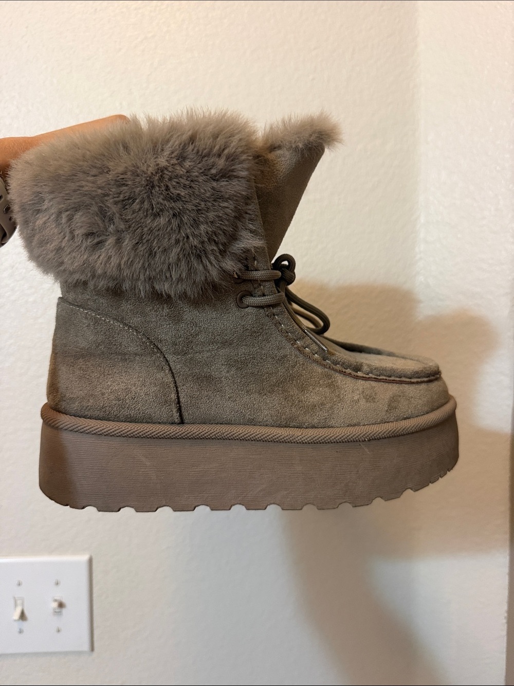 Fashion Nova Women's Taupe Faux-Fur Platform Winter Boots